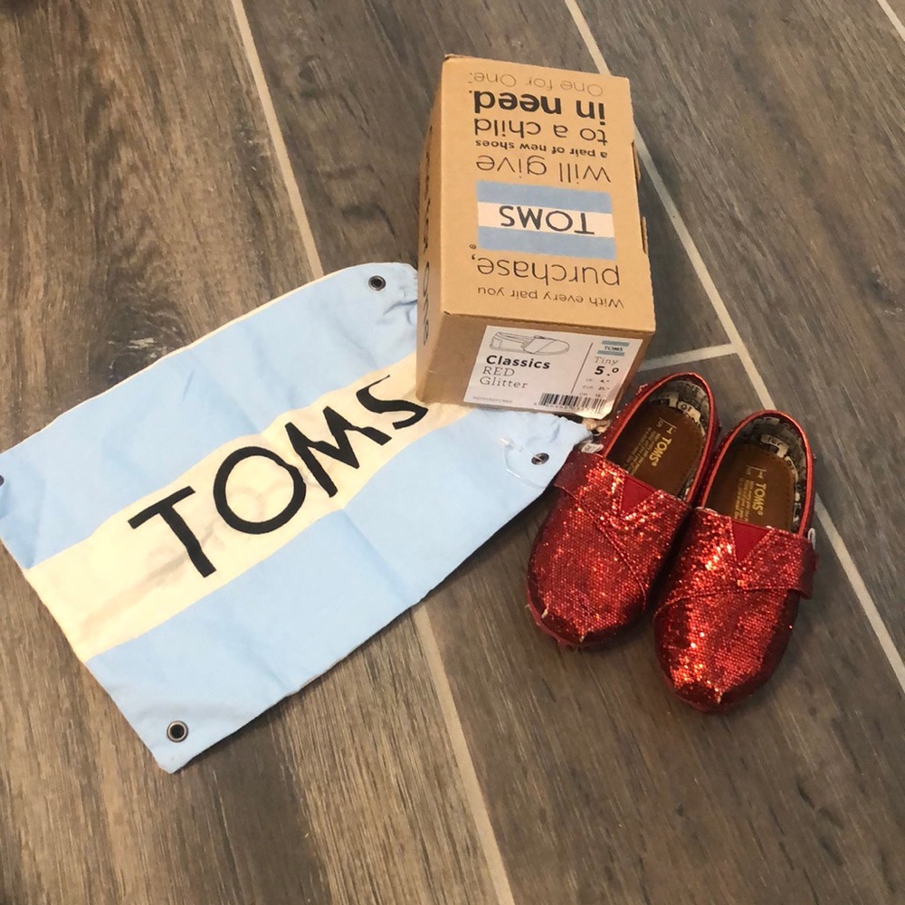 Red glitter classic TOMS with box and bag!